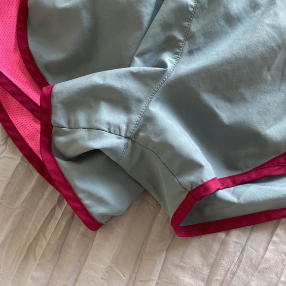 Nike Dri-Fit Shorts - Picture 3 of 9